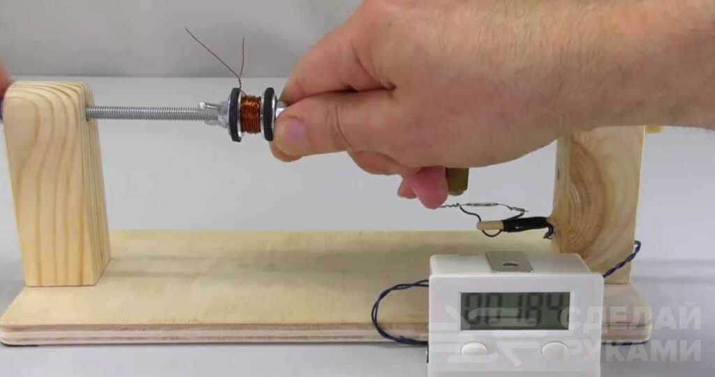 Самодельное устройство для намотки катушек со счетчиком Самодельное устройство для намотки катушек со счетчиком