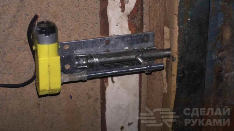 Топ-5 классных самоделок для гаража, которые можно сделать из хлама Топ-5 классных самоделок для гаража, которые можно сделать из хлама