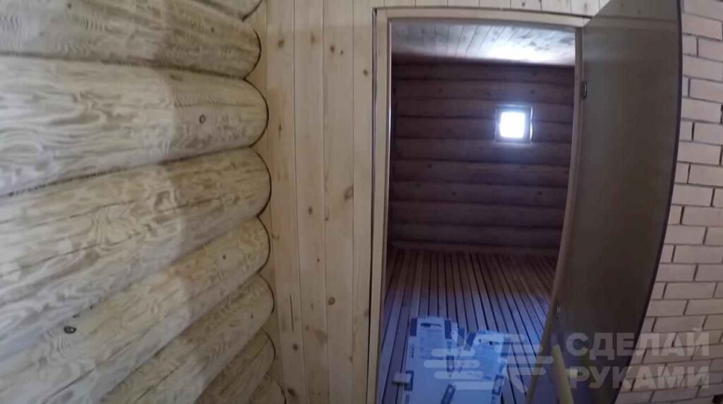 Установка стеклянной двери в парилку бани