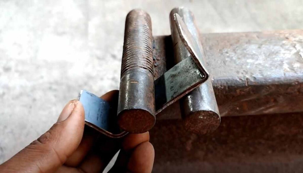 8 способов как сделать металлический хомут своими руками 8 способов как сделать металлический хомут своими руками