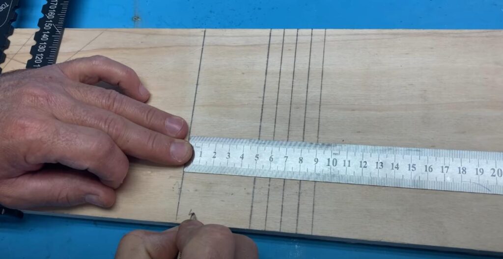 Скрытые возможности столярной линейки, о которых многие мастера даже не догадываются Скрытые возможности столярной линейки, о которых многие мастера даже не догадываются