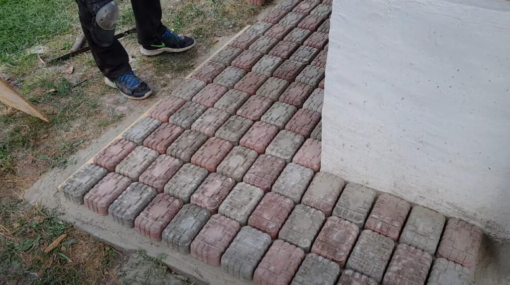 Укладка тротуарной плитки своими руками: 5 советов Укладка тротуарной плитки своими руками: 5 советов