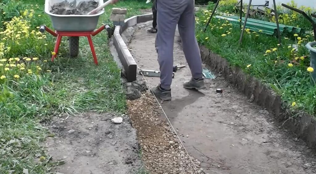 Укладка тротуарной плитки своими руками: 5 советов Укладка тротуарной плитки своими руками: 5 советов