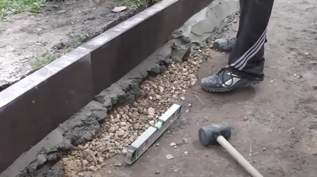 Укладка тротуарной плитки своими руками: 5 советов Укладка тротуарной плитки своими руками: 5 советов