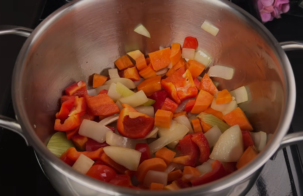 Брокколи с овощами и грибами - полезный рецепт
