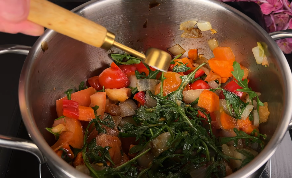 Брокколи с овощами и грибами - полезный рецепт